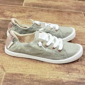 Roxy Bayshore Slip-On Sneaker, Olive, 6.5, NIB